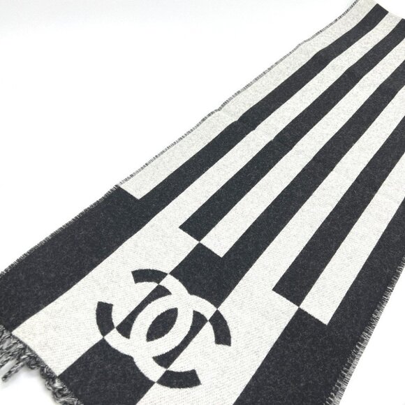 CHANEL CC Mark Bicolor Apparel accessories Scarf wool Black/White Unused - Picture 3 of 10